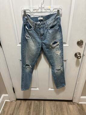 Abercrombie & Fitch Distressed Light Wash Skinny Jeans Size 4 W27